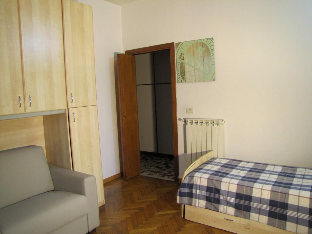 Tiziano 67 Rome Room photo